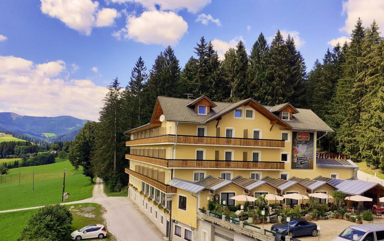 Liebesnesterl Bergwirt - Boutique Hotel Koeflach Exterior photo